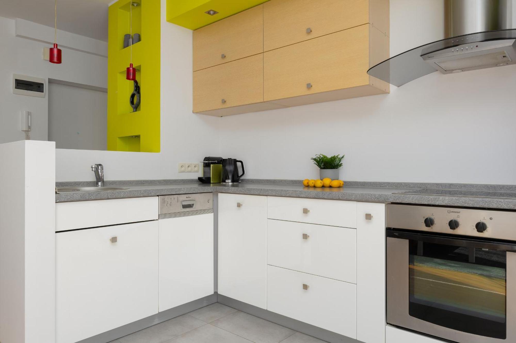 Sunny In The Heart Of By Renters Warszawa