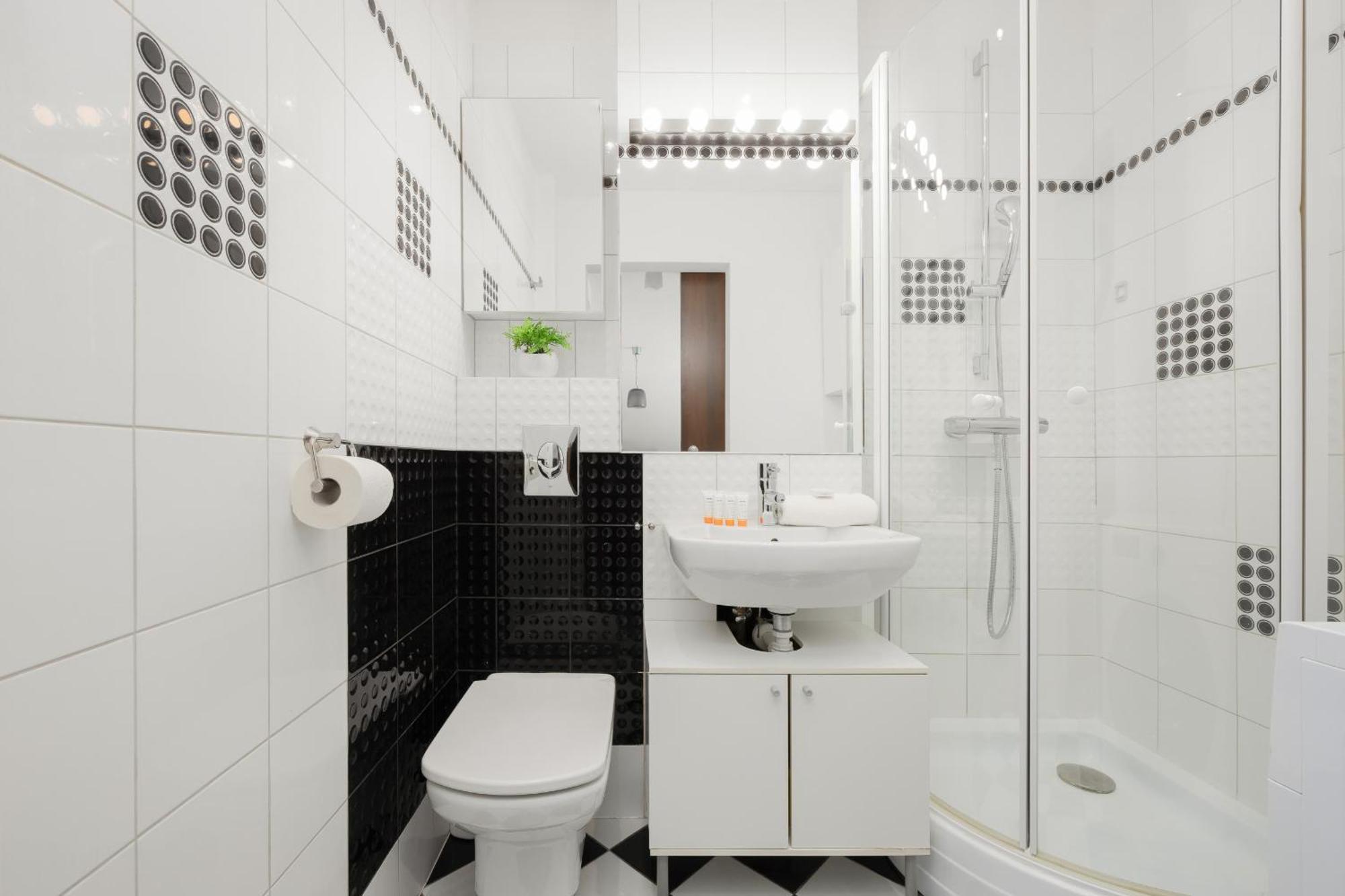 Sunny In The Heart Of By Renters Apartament *
