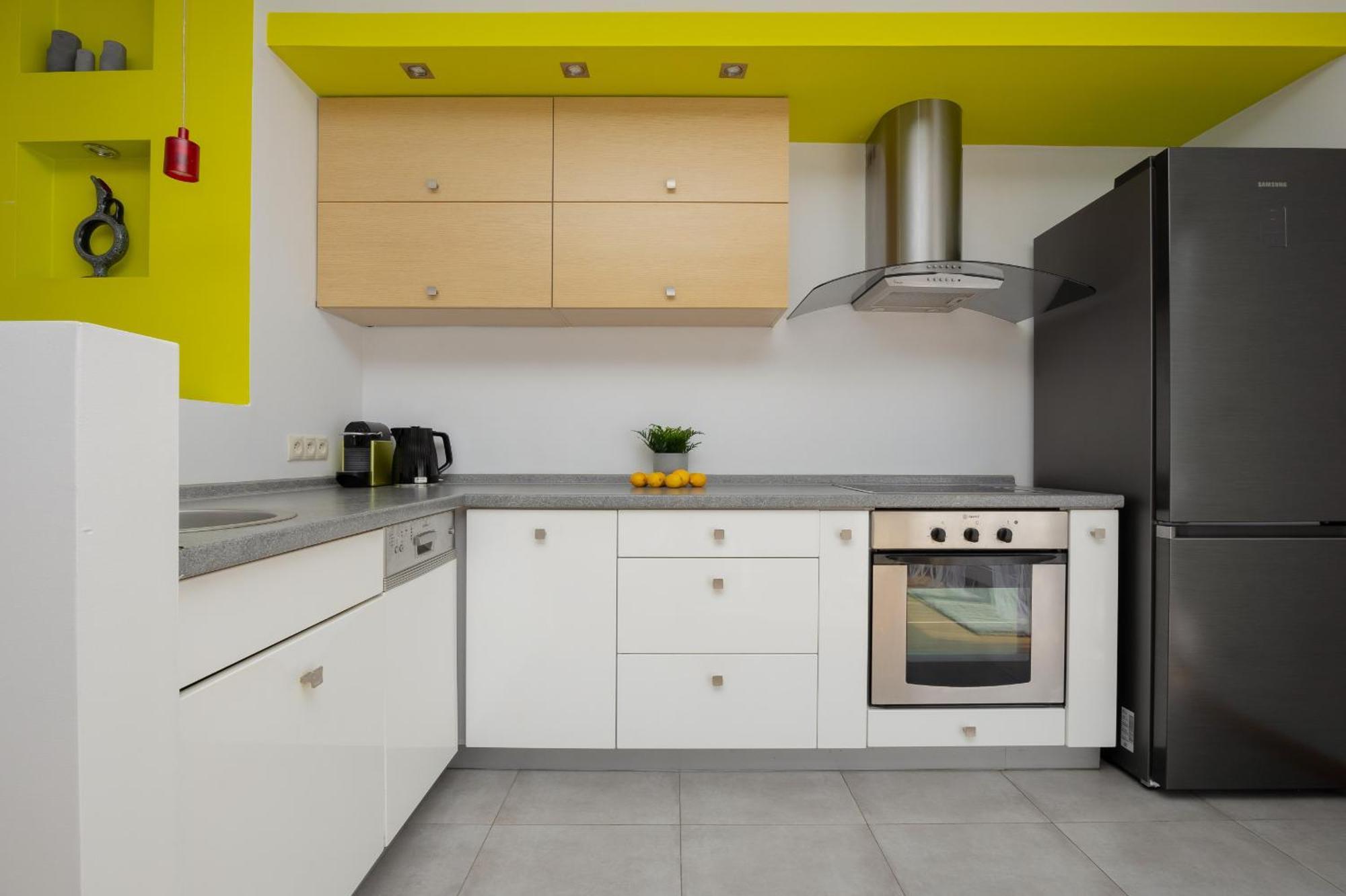 Sunny In The Heart Of By Renters * Warszawa