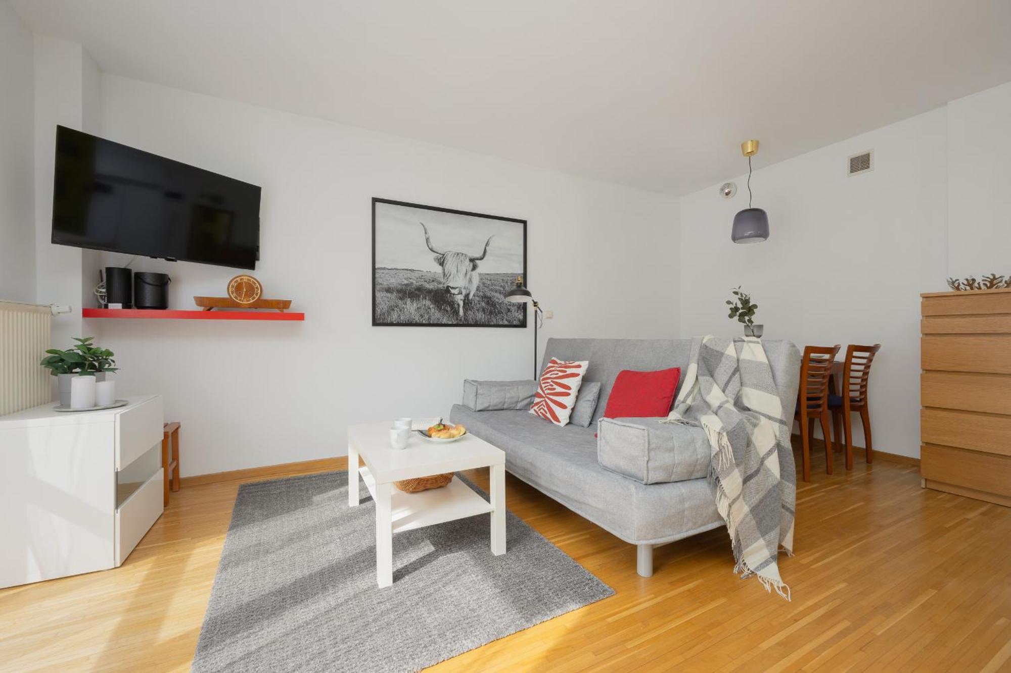 Sunny In The Heart Of By Renters Warszawa